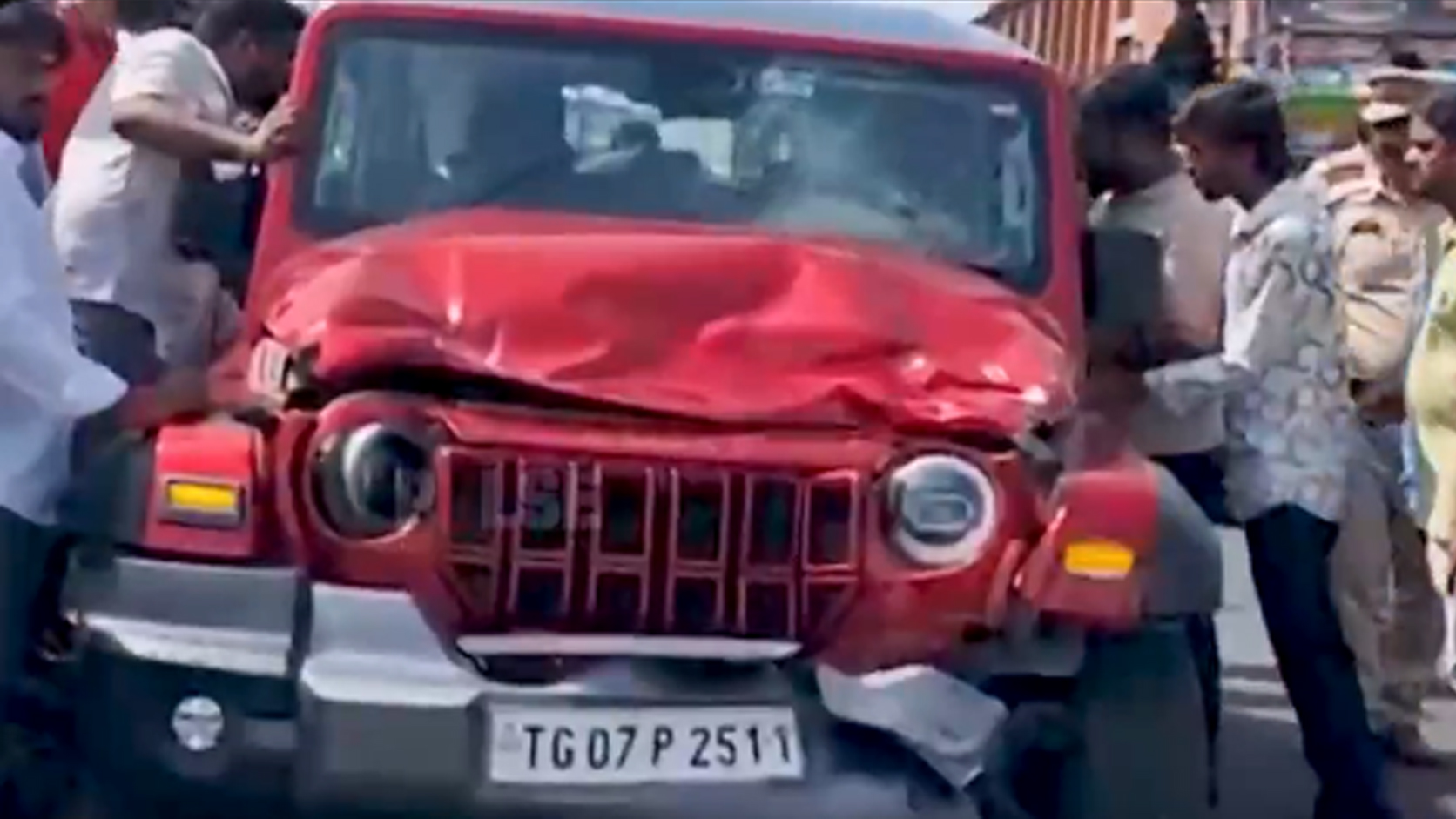 Road Accident | థార్ కారు బీభత్సం.. బైక్‌ను ఢీకొని ఇద్దరు దుర్మరణం