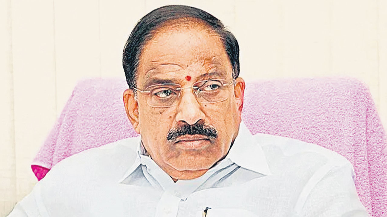 దేవుడు దిగొచ్చినా నీళ్లు ఇవ్వలేం: తుమ్మల