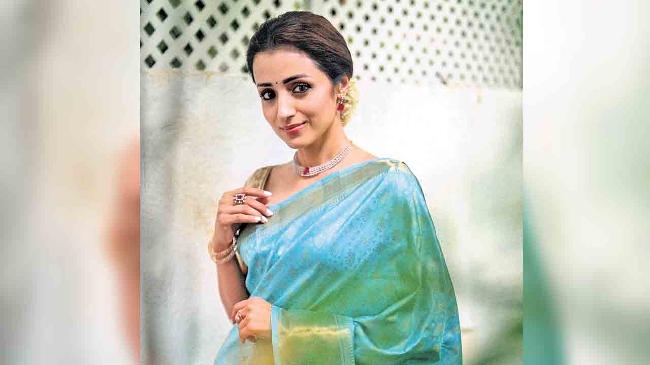 జయలలిత పాత్రలో త్రిష?