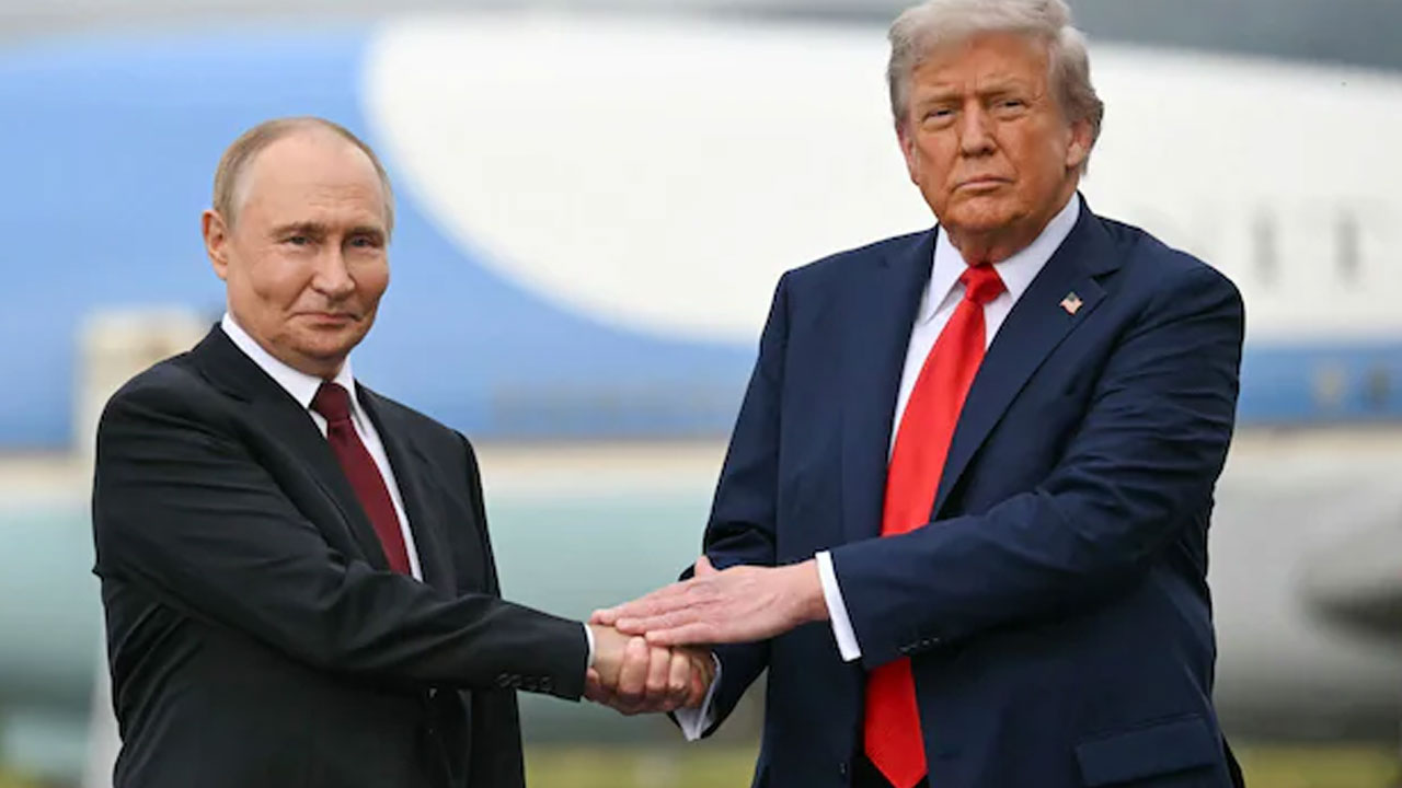 Donald Trump: ర‌ష్యా నుంచి డీజిల్ కొంటామ‌న్న ట్రంప్‌.. పుతిన్‌కు గిఫ్ట్ ఇచ్చార‌న్న జెలెన్‌స్కీ