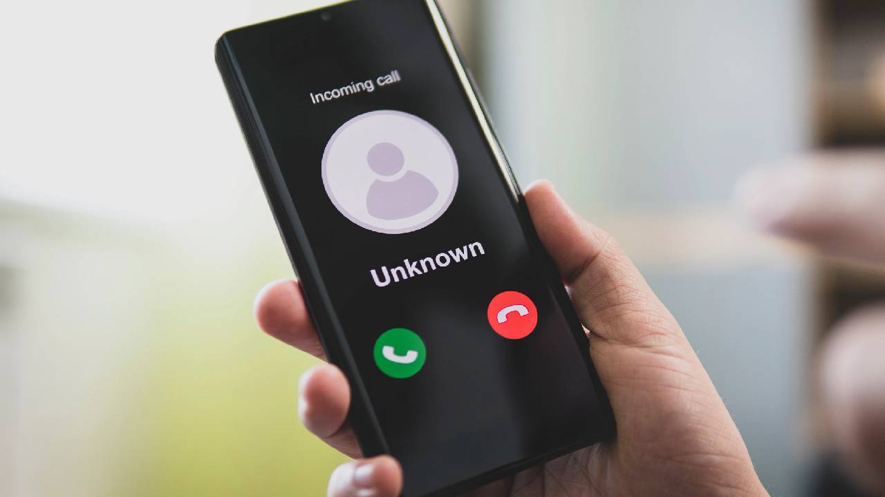 unknown callers | గుర్తు తెలియని కాలర్స్‌పై ప్రభుత్వం కీలక నిర్ణయం.. ఇకపై కాలర్ పేరు తప్పనిసరి