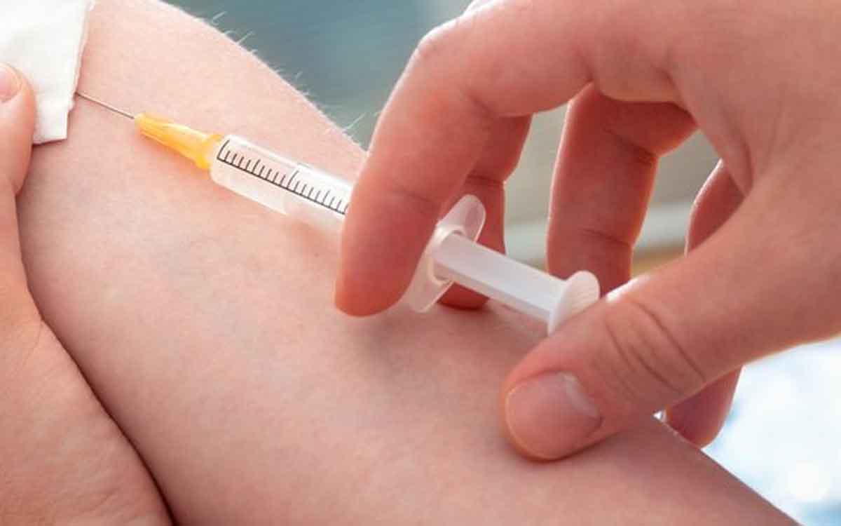 Vaccine | విదేశాలకు వెళ్లే ముందు ఈ టీకా గురించి తెలుసుకోండి.. యువతకు కీలక సూచన..