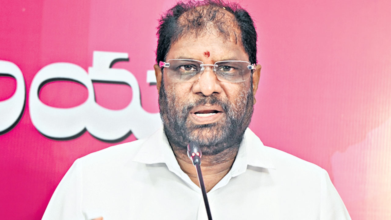 సీఎం గౌరవాన్ని దిగజార్చుతున్న రేవంత్‌: ఎంపీ వద్దిరాజు