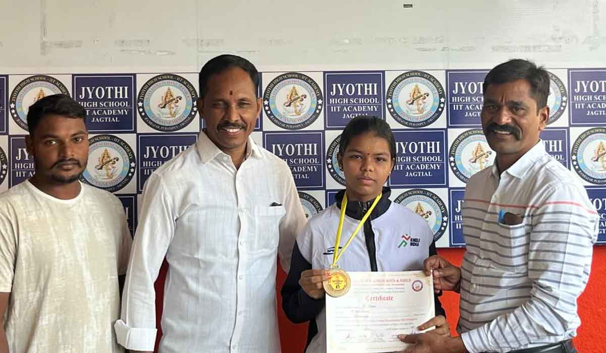Boxing competition | రాష్ట్రస్థాయి బాక్సింగ్ పోటీలకు జ్యోతి హైస్కూల్ విద్యార్థిని ఎంపిక