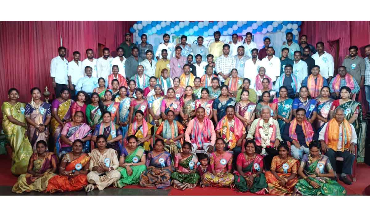 Reunion | వీణవంక ప్రభుత్వ ఉన్నతపాఠశాలలో అ‘పూర్వ’ సమ్మేళనం