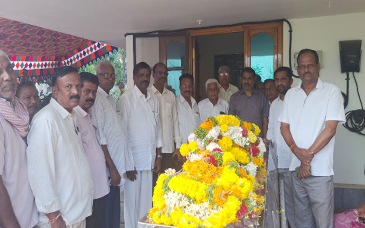 ‘కెమిస్ట్రీ వెంకటేశ్వరరావు మృతి కోదాడ‌ పబ్లిక్ క్లబ్‌కు తీరని లోటు’