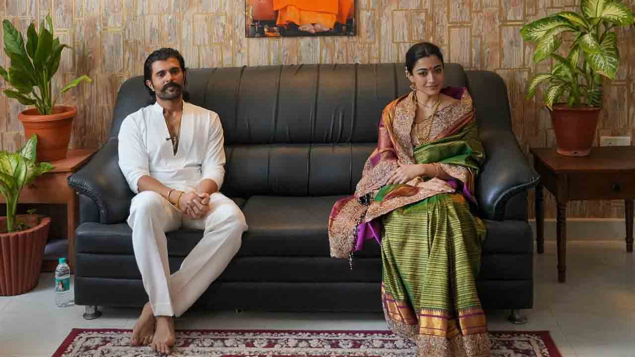 Vijay Deverakonda | ‘రణబాలి’ విడుదల వేళ పుట్టపర్తిలో విజయ్ దేవరకొండ, రష్మిక మందన్న!