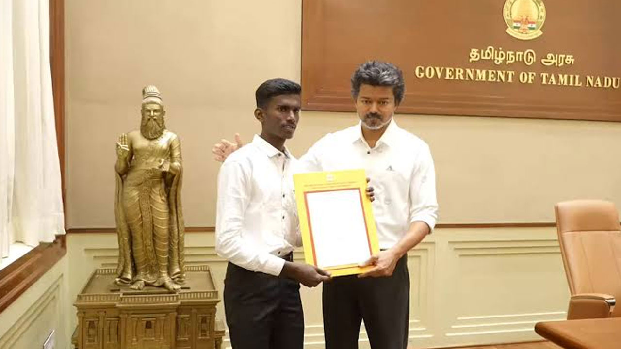 Vijay | సీఎం విజయ్ మానవత్వం.. సైగలతో ఉద్యోగం అడిగిన దివ్యాంగుడికి 24 గంటల్లోనే నియామక పత్రం!