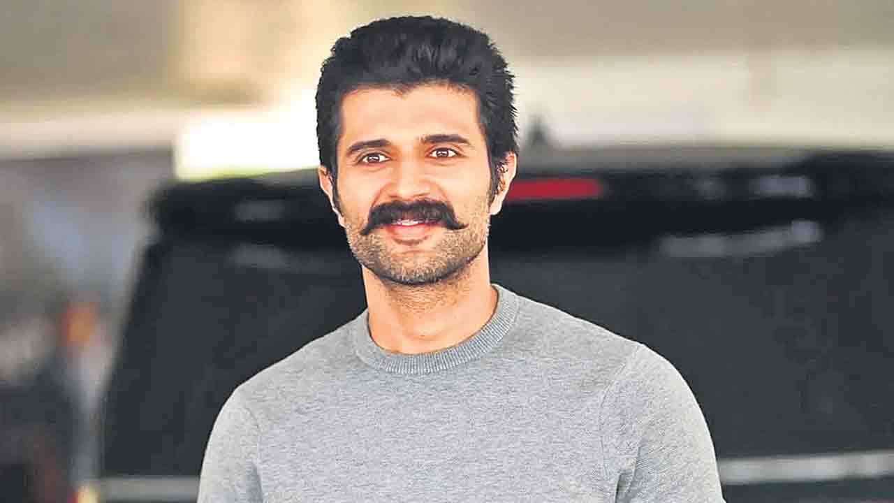 రెండు భాగాలుగా ‘రౌడీ జనార్ధ్దన’?