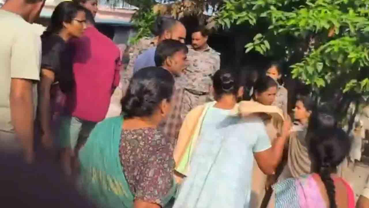 వరంగల్లో హైడ్రా తరహా ఆపరేషన్..  భారీగా పేదల ఇళ్లు కూల్చివేస్తున్న కాంగ్రెస్ ప్రభుత్వం