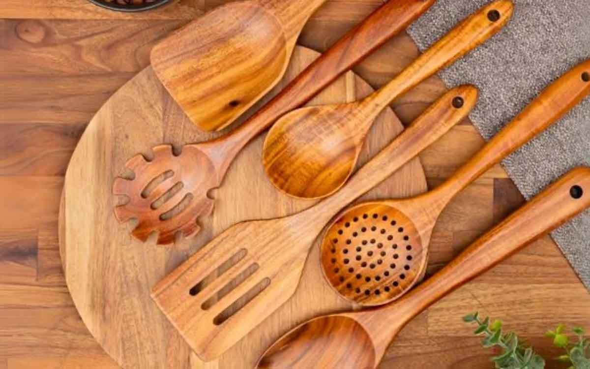 Wooden Utensils | చెక్క స్పూన్లు, స్పాటులాల‌ను ఇలా శుభ్రం చేయాలి.. ఈజీ ట్రిక్‌..