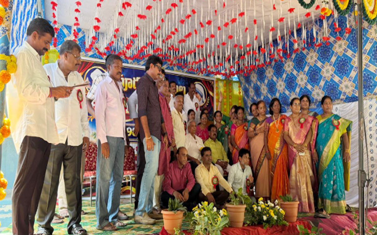 నాగినేనిప్రోలు రెడ్డిపాలెం జడ్పీహెచ్ఎస్ పదో తరగతి పూర్వ విద్యార్థుల ఆత్మీయ సమ్మేళనం