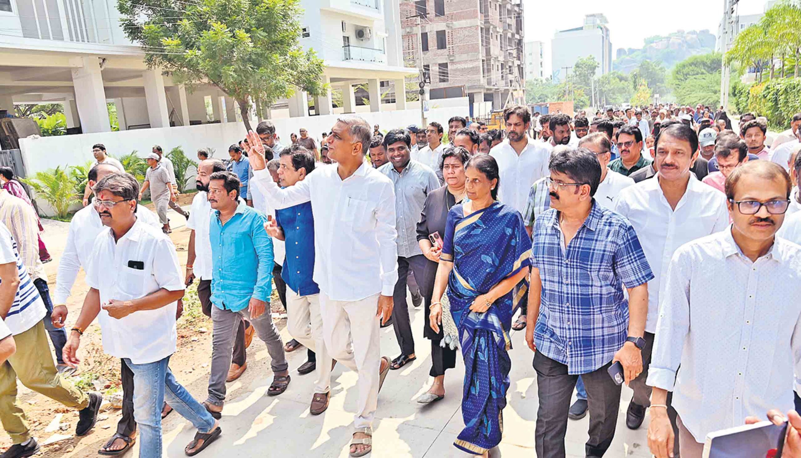 ఇండ్లు కూల్చితే ఊరుకోం